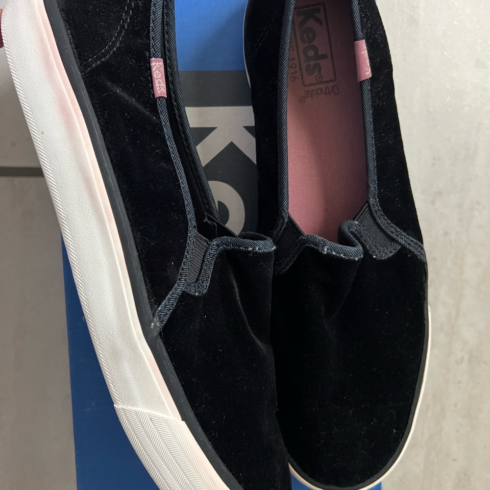 Women’s casual, flat shoes